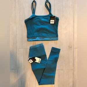 Set Active Above the Clouds Set